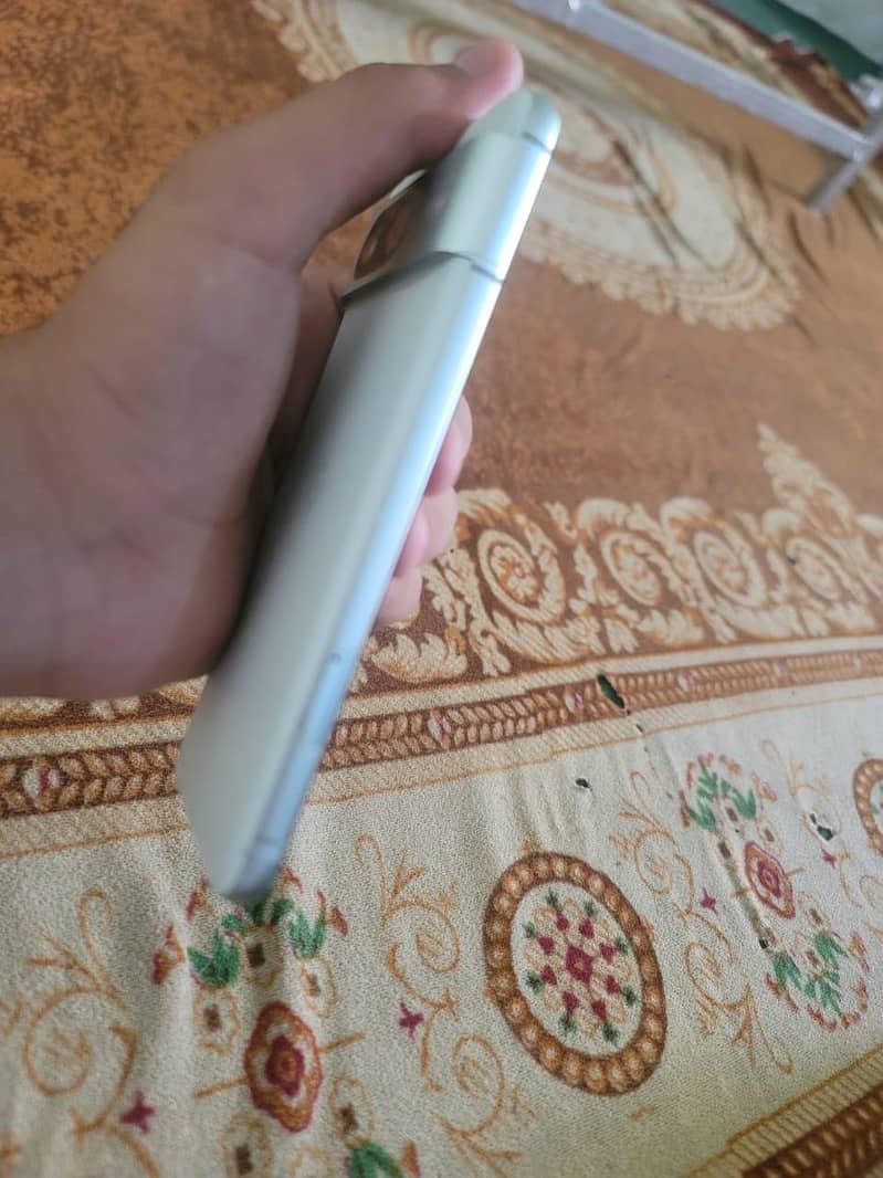 Google Pixel 8 2