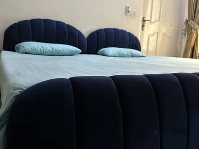 2 Single wooden velvet beds + Foams