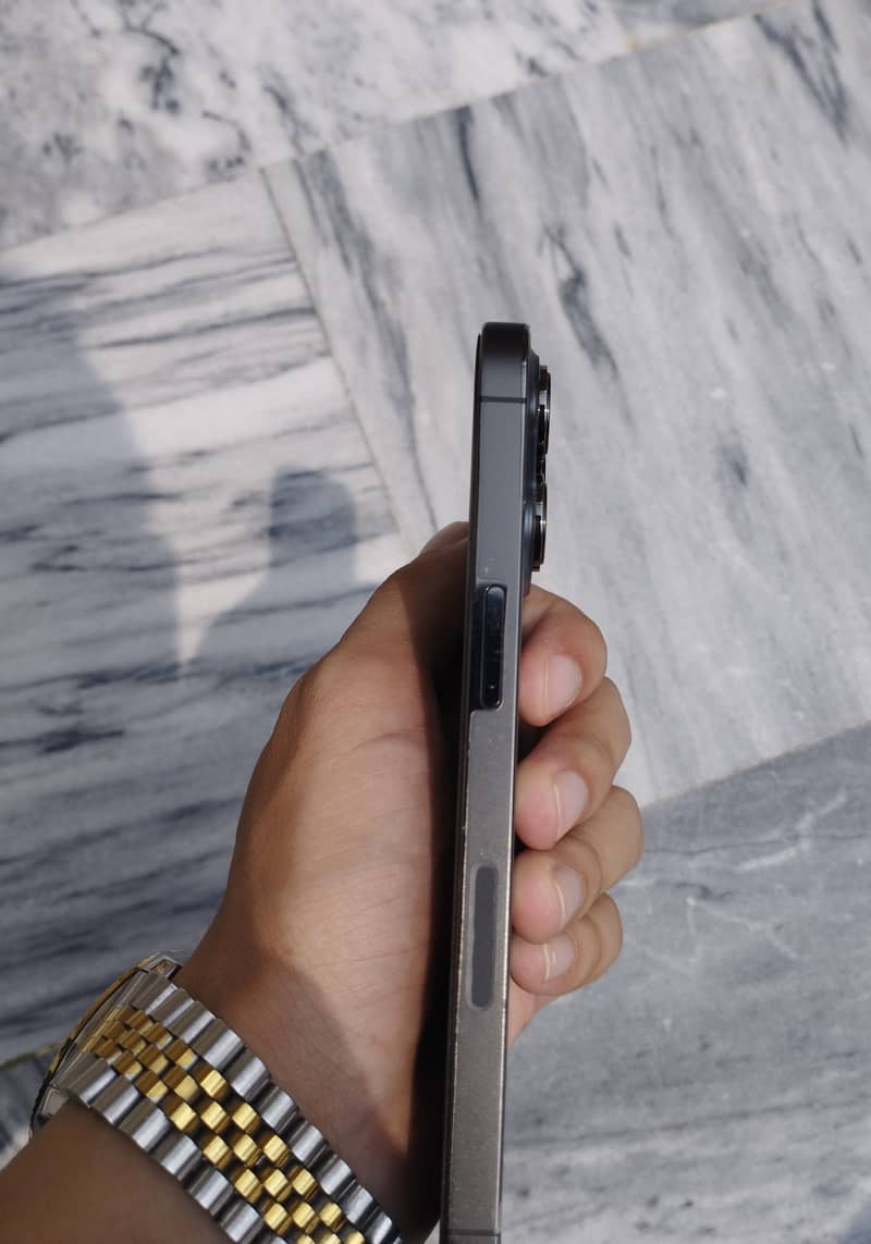 Apple iPhone 13 Pro 2