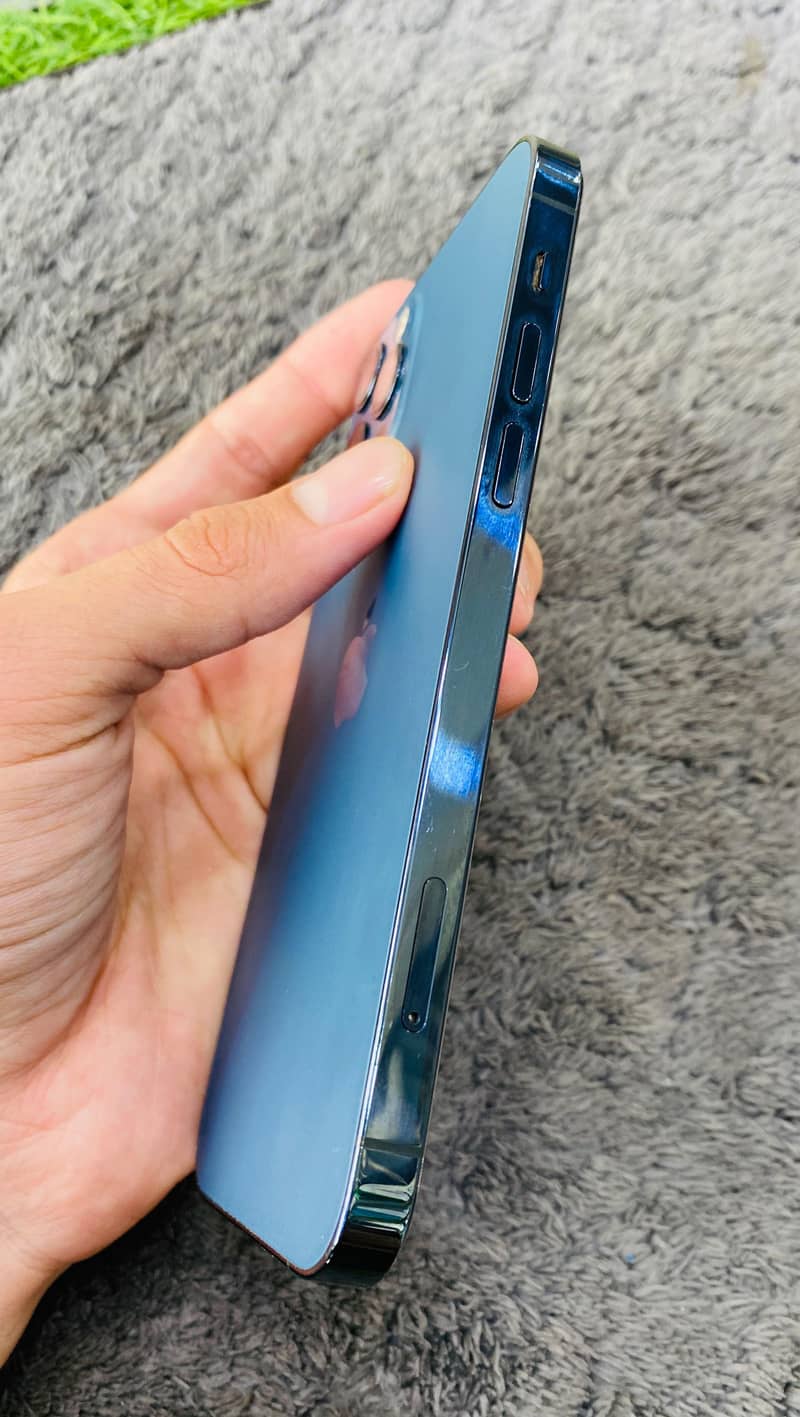 Apple iPhone 12 Pro 2
