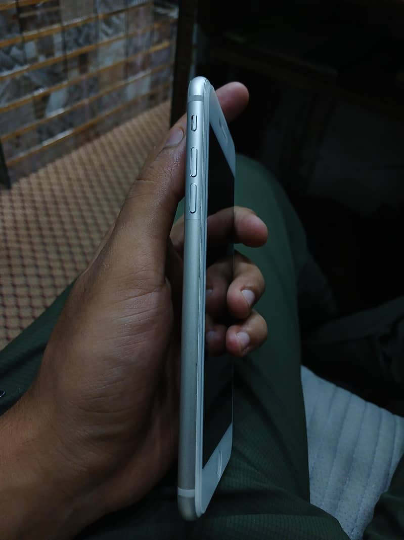 Apple iPhone 7 Plus 1