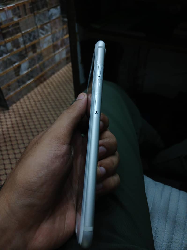 Apple iPhone 7 Plus 2