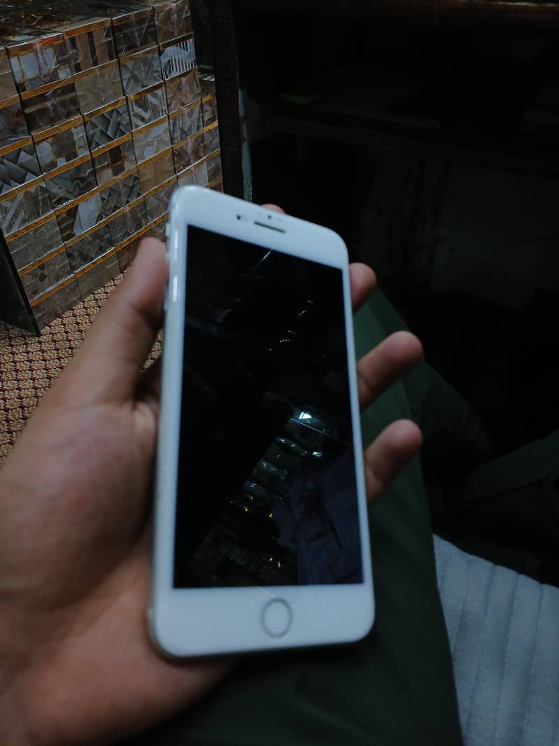 Apple iPhone 7 Plus 3