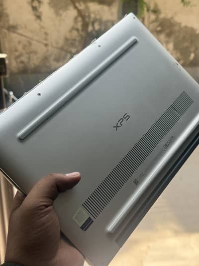 DELL XPS 13 9370 | i7-8th | 8gb 256 ssd | 4k disply with type C