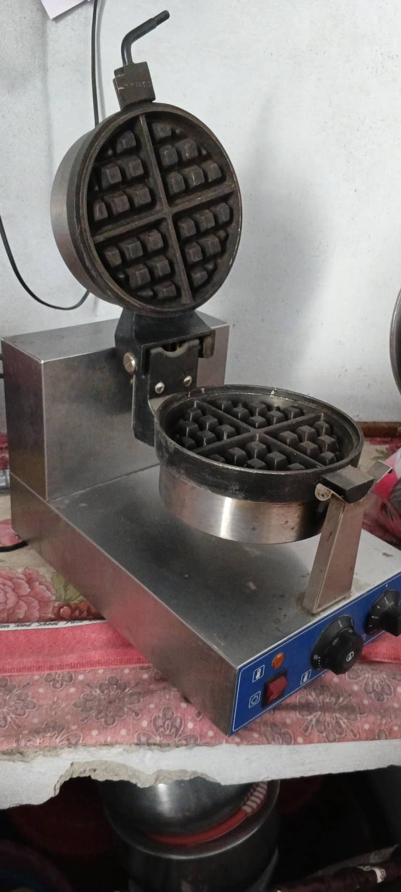 Waffle maker 4