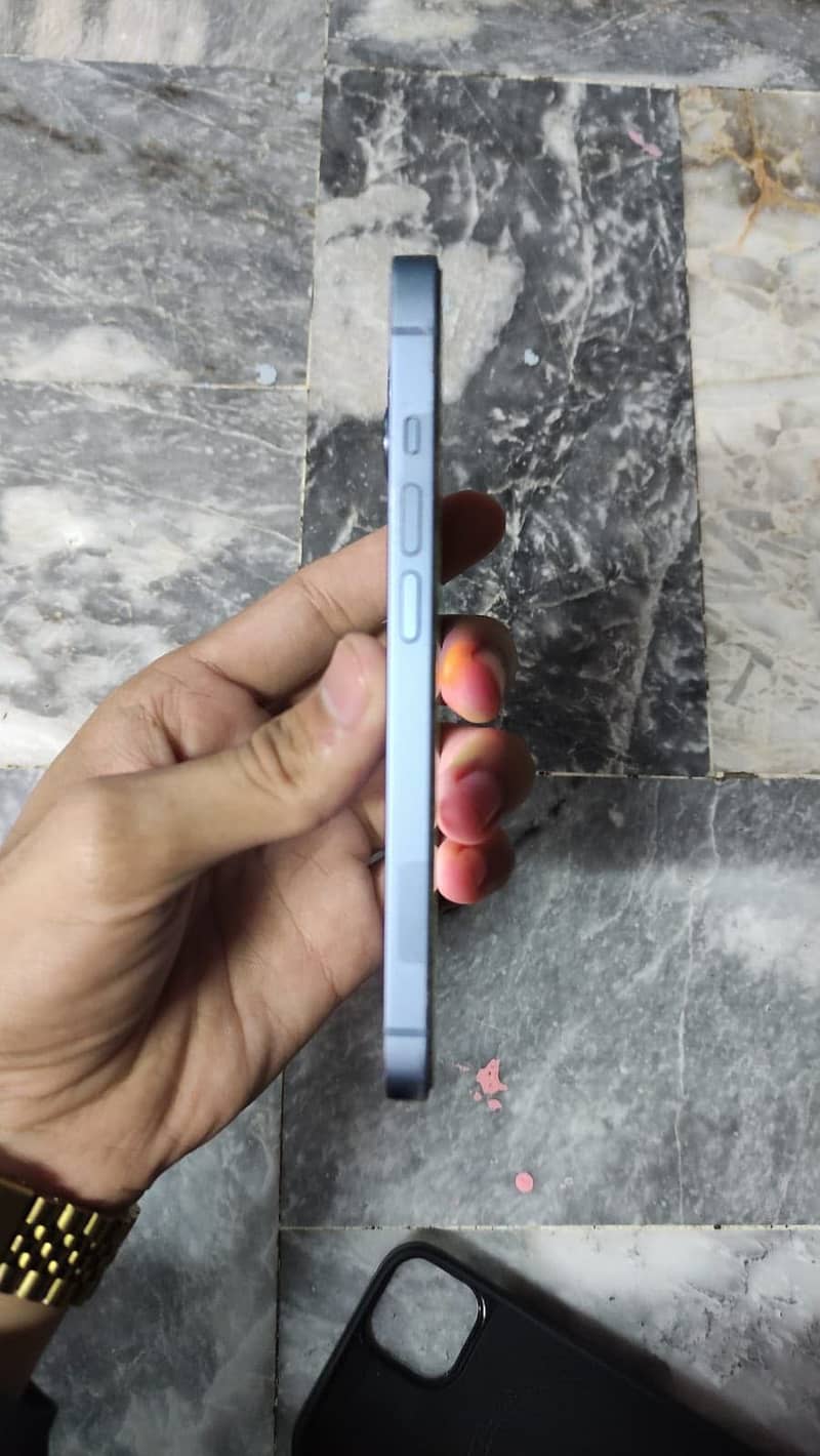 Apple iPhone 14 3