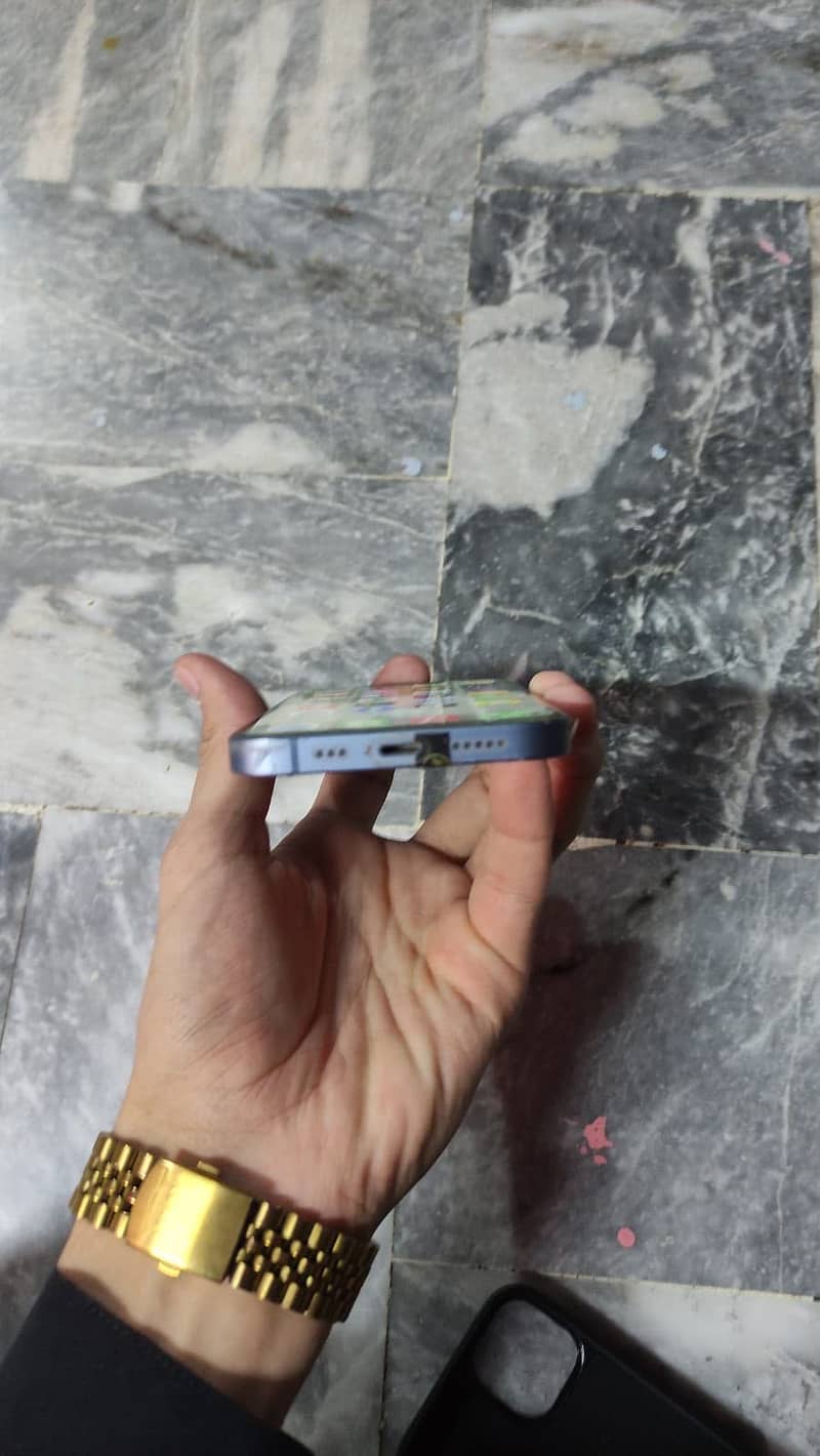 Apple iPhone 14 5