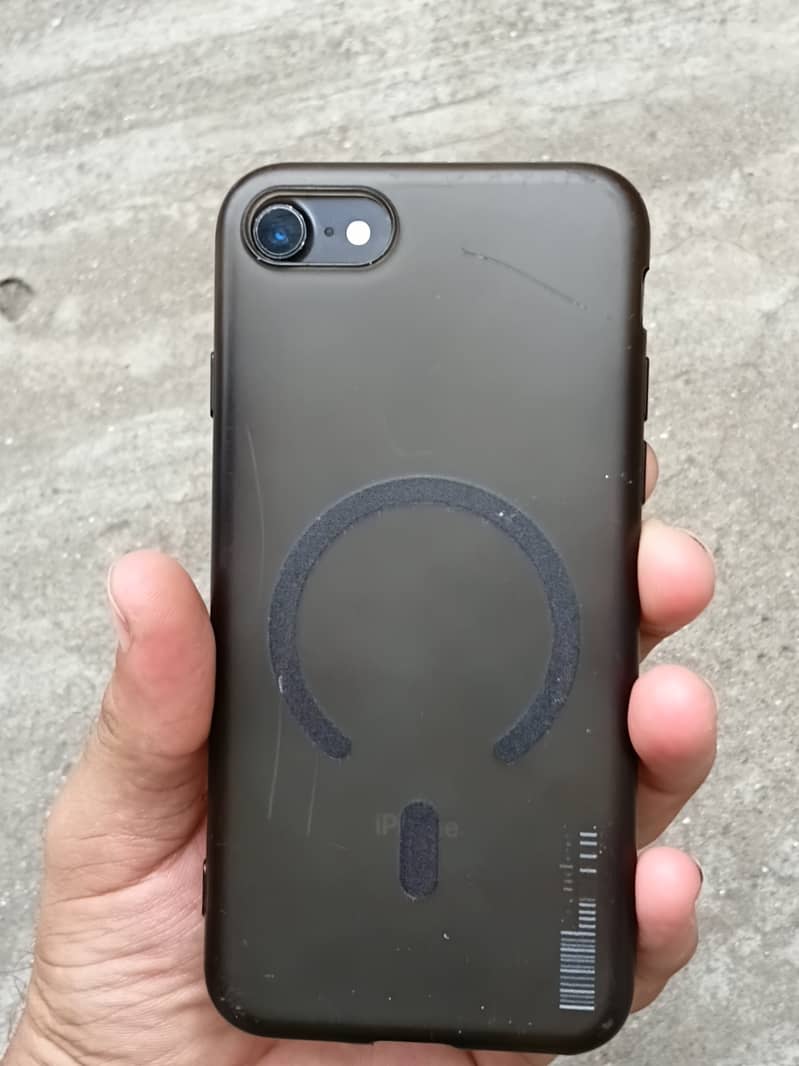 Apple iPhone 7 1