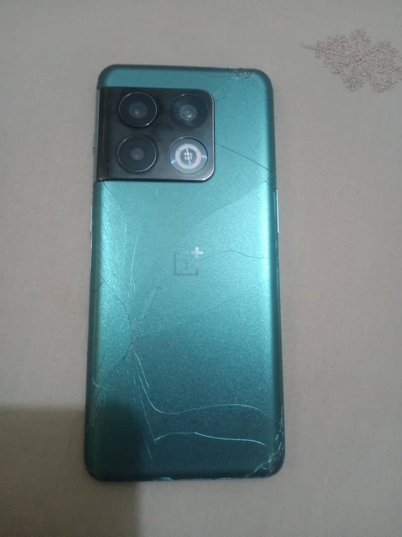 One Plus 10 Pro 1