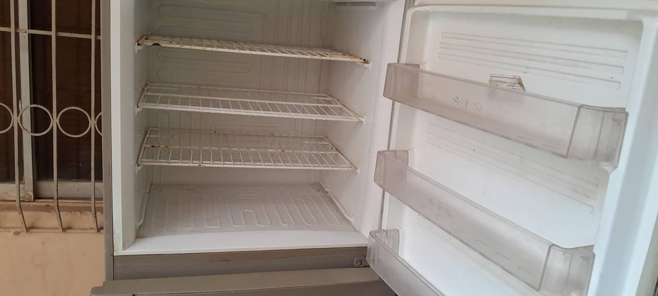 Pel refrigrator medium size 1