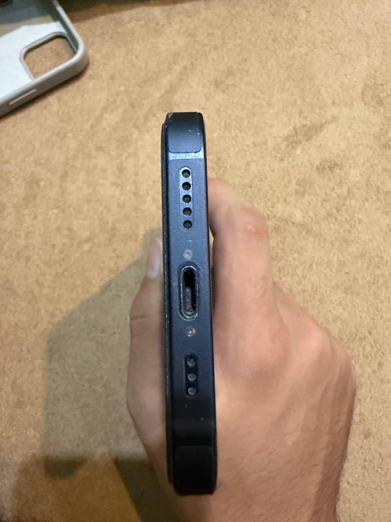 Apple iPhone 12 1