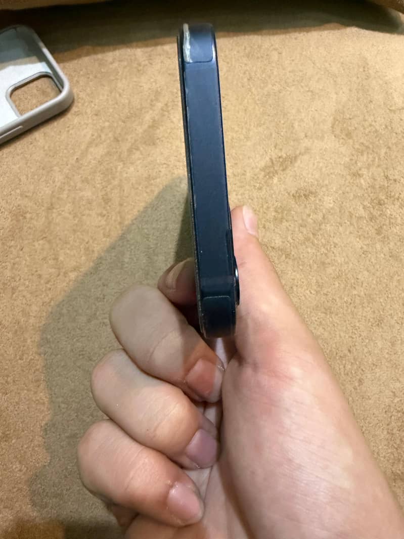 Apple iPhone 12 2