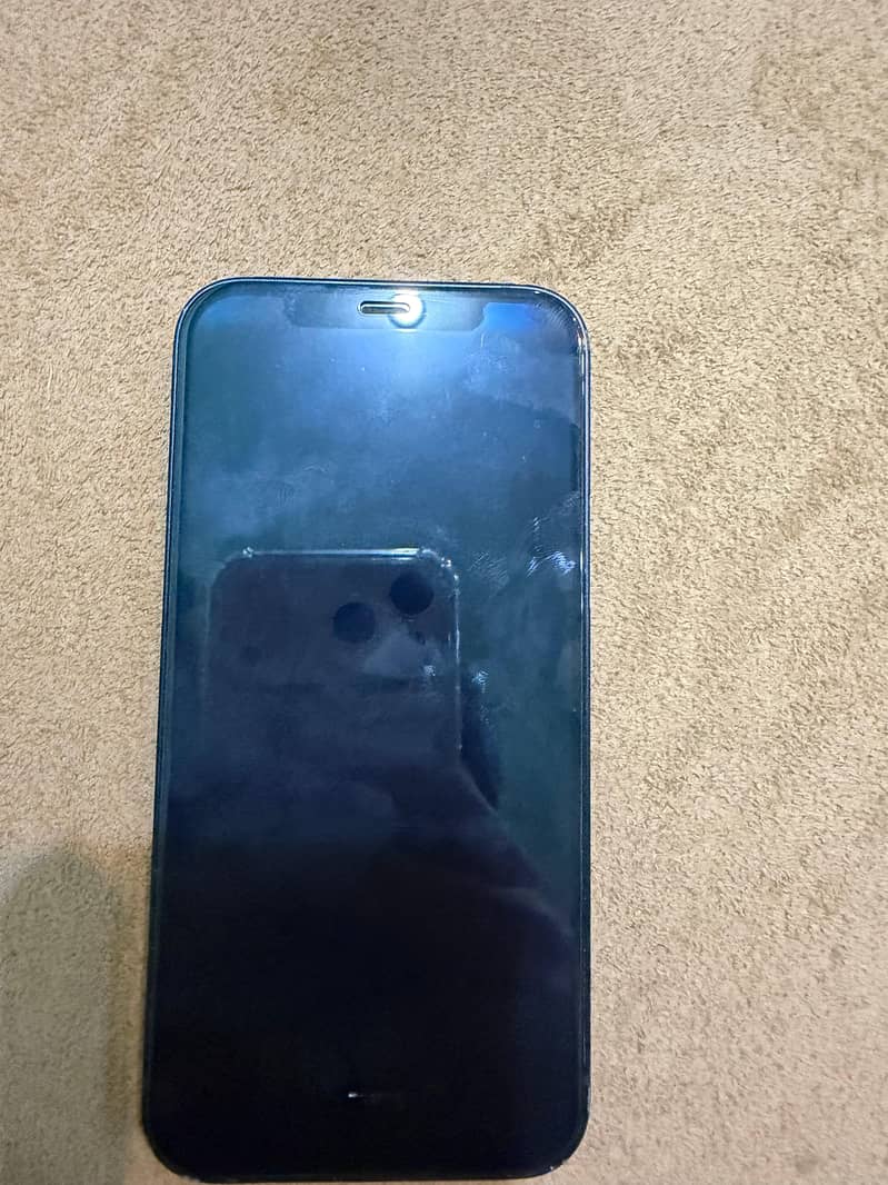 Apple iPhone 12 4