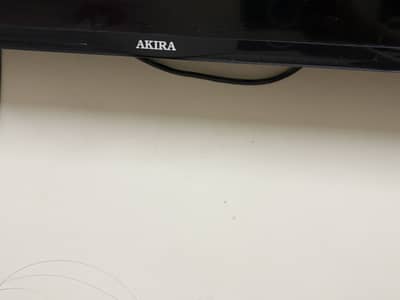 Selling this smart LED tv