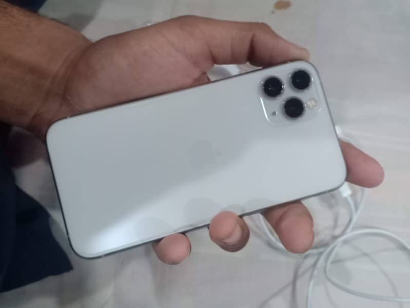 Apple iPhone 11 Pro 1