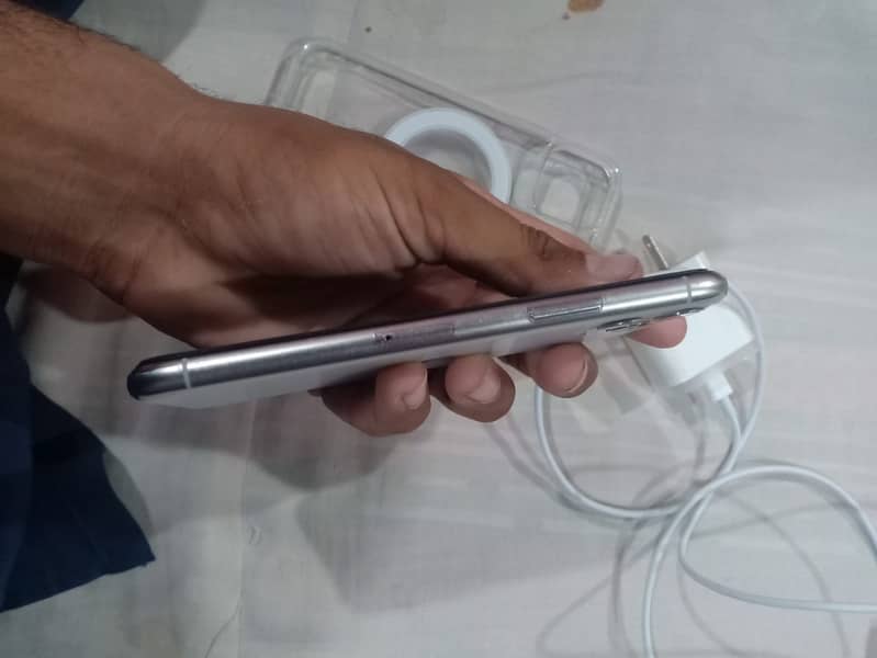 Apple iPhone 11 Pro 2