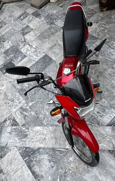 Honda CD-100 2025