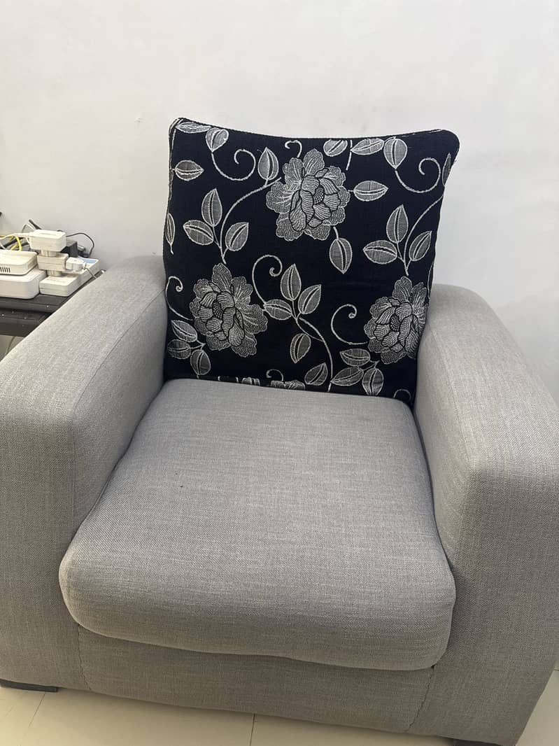 Sofa set five seater 3