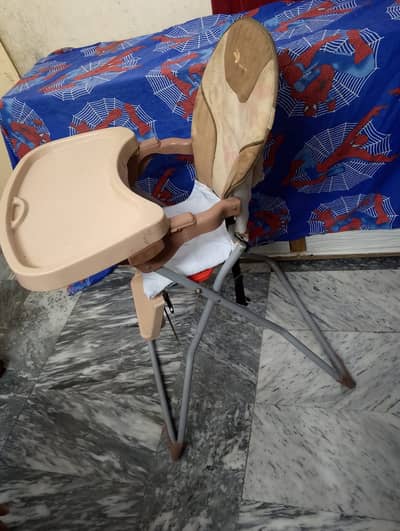 Mama love baby high chair