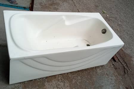 bathtub all okay good condition.