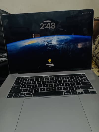 MacBook pro core i9 2019 10 by 10 condition