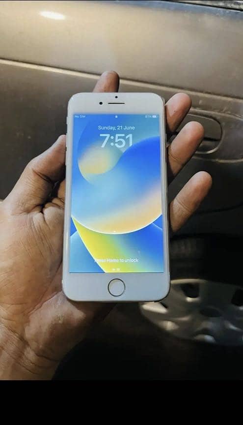 Apple iPhone 8 0