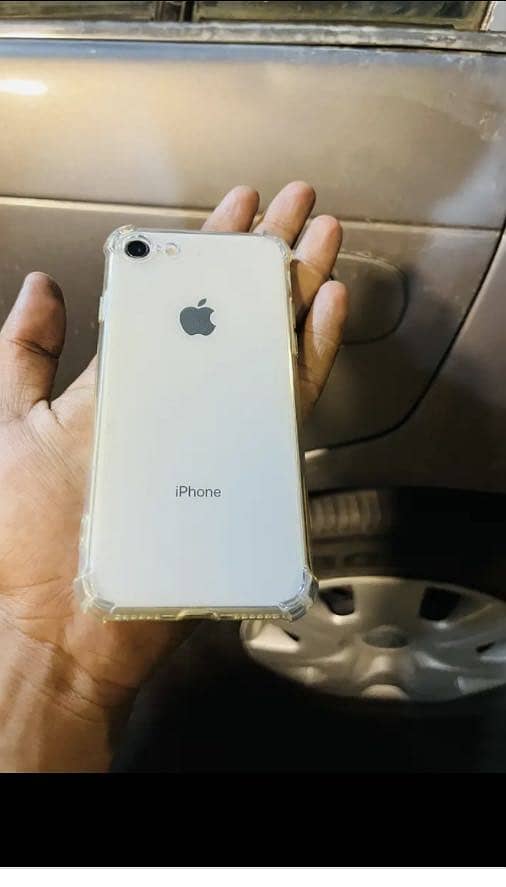 Apple iPhone 8 1