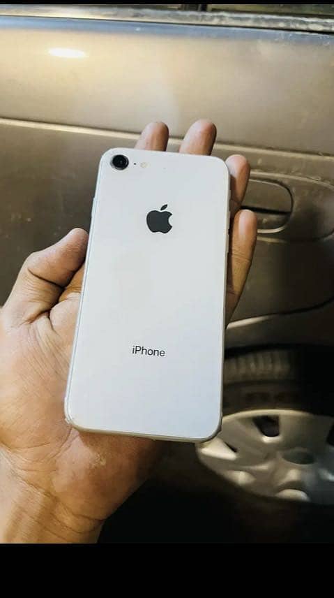 Apple iPhone 8 3