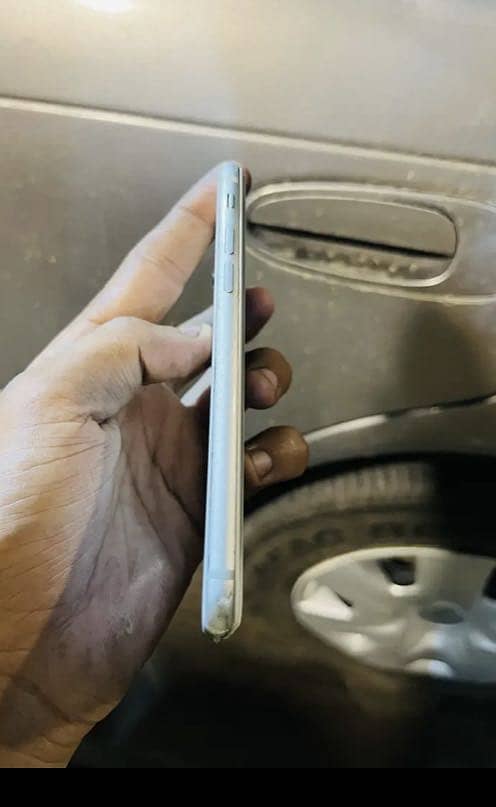 Apple iPhone 8 4
