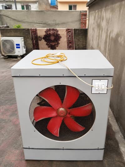 Urgent Sale! Cooler & Storage Box available.