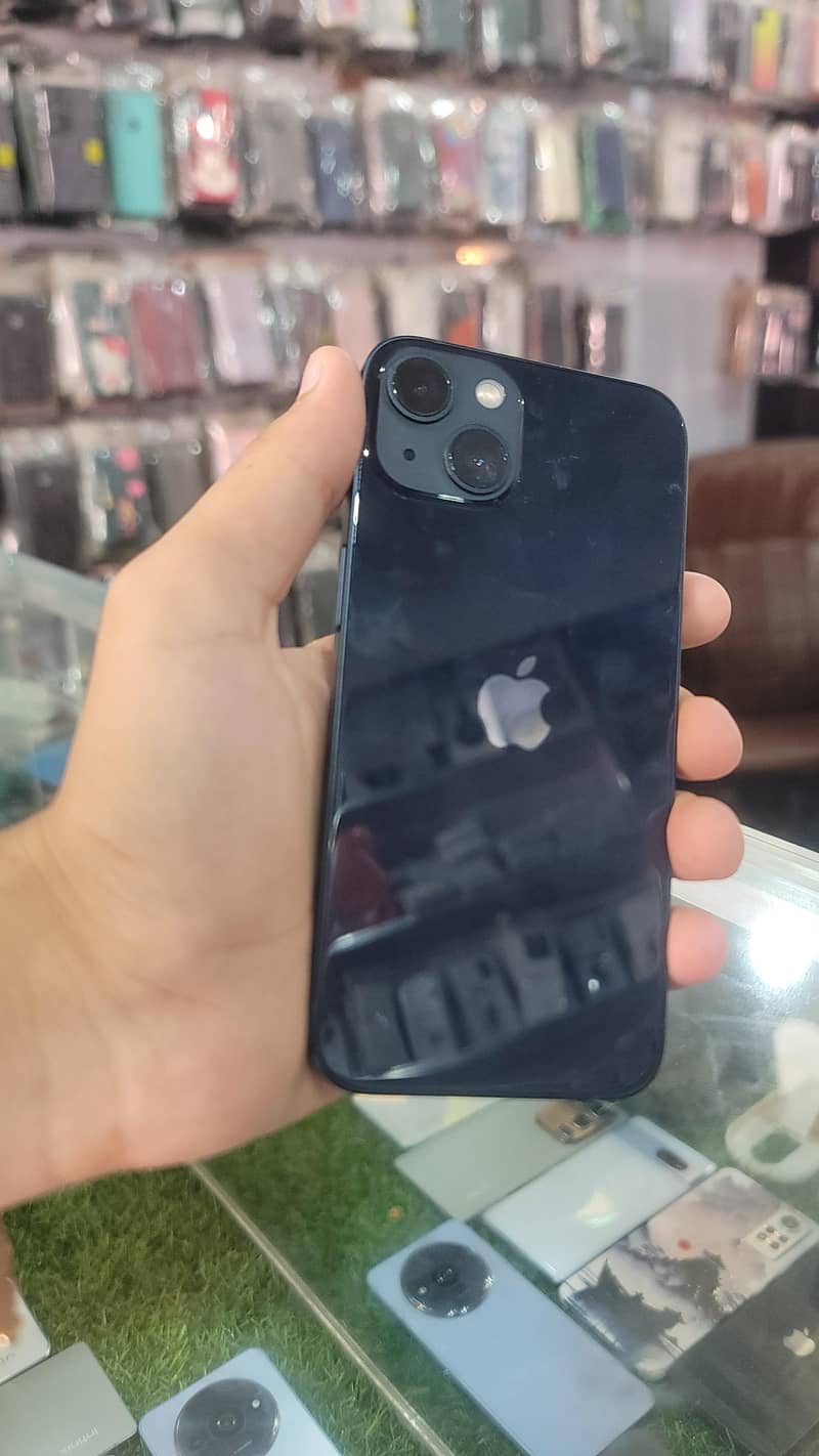 Apple iPhone 13 0