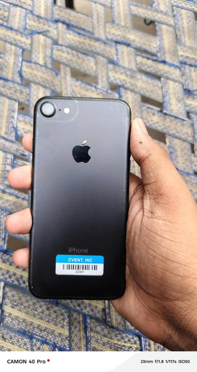 Apple iPhone 7 0