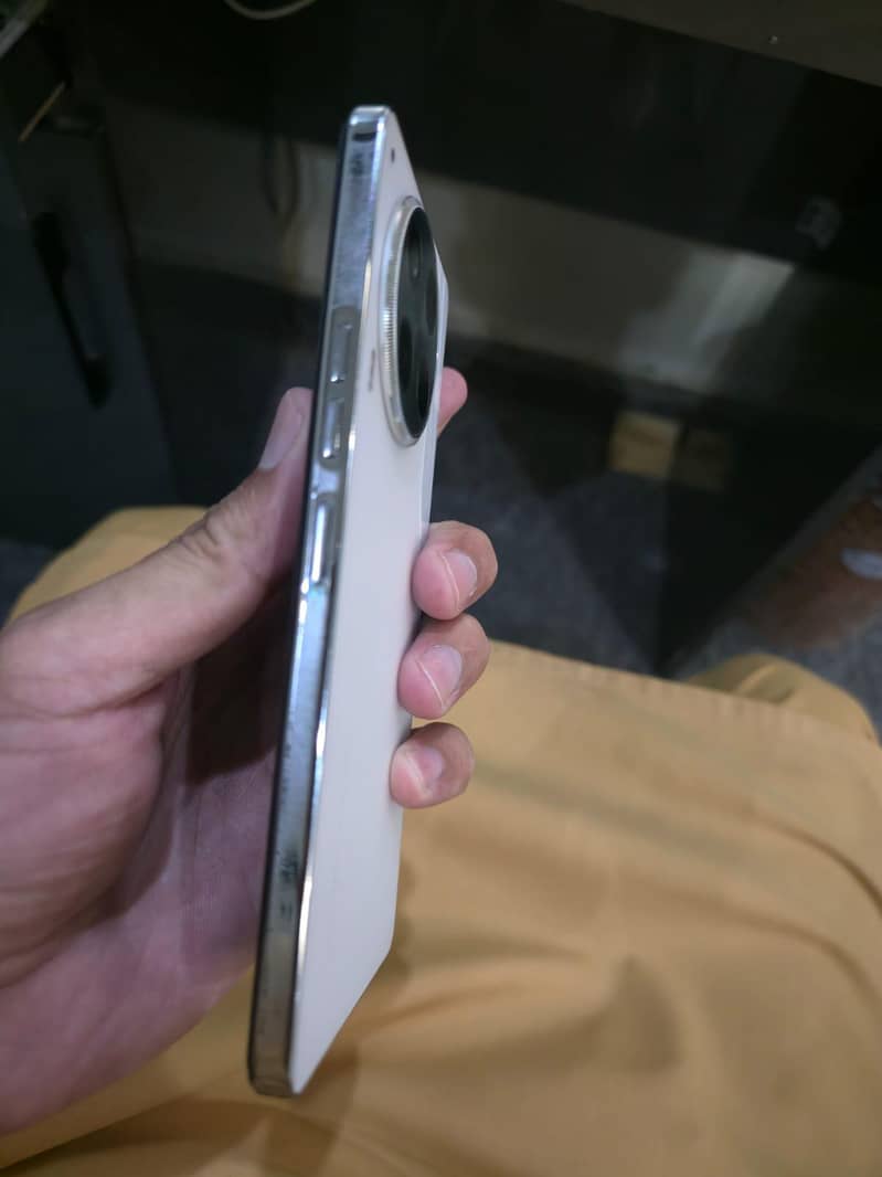 Tecno CAMON 30 1