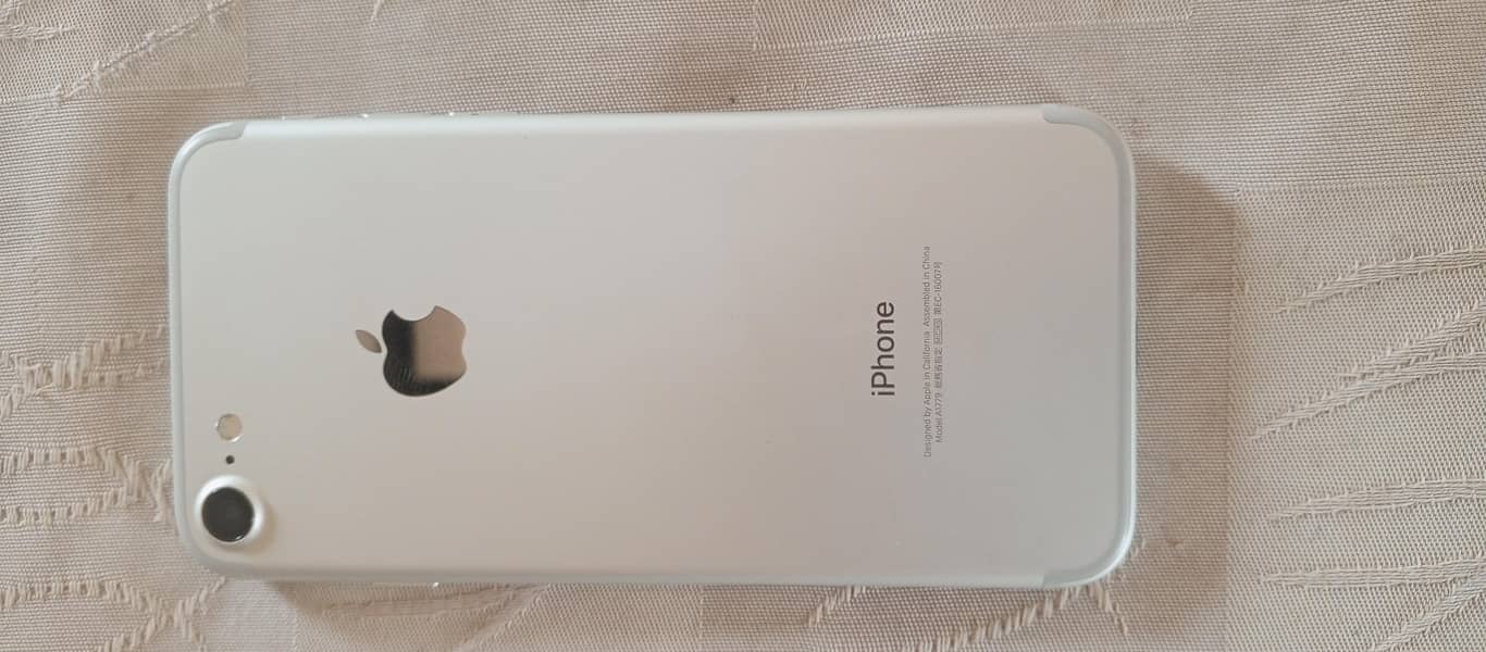 Apple iPhone 7 1