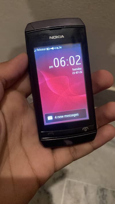 Nokia Asha 305