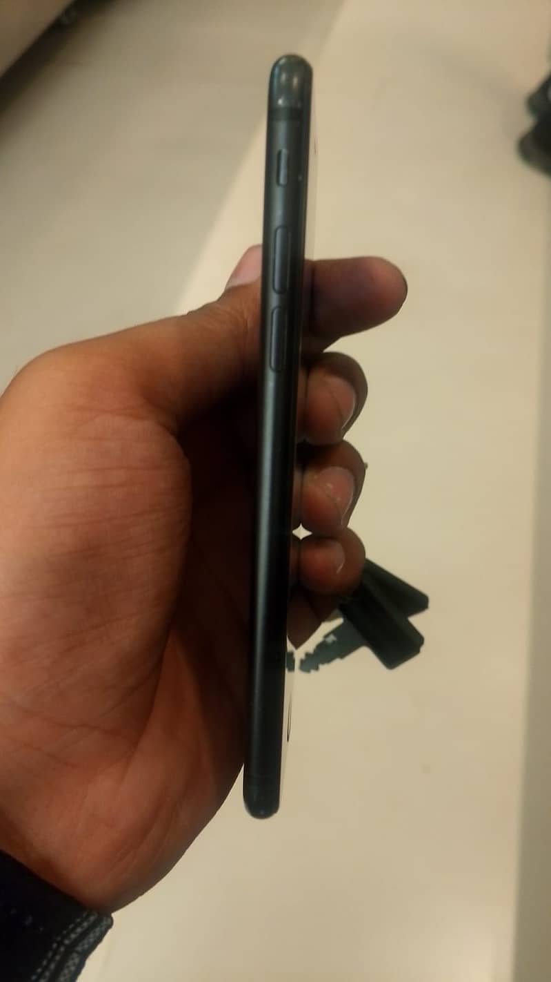 Apple iPhone 7 0