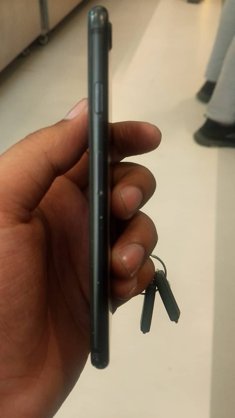 Apple iPhone 7 1