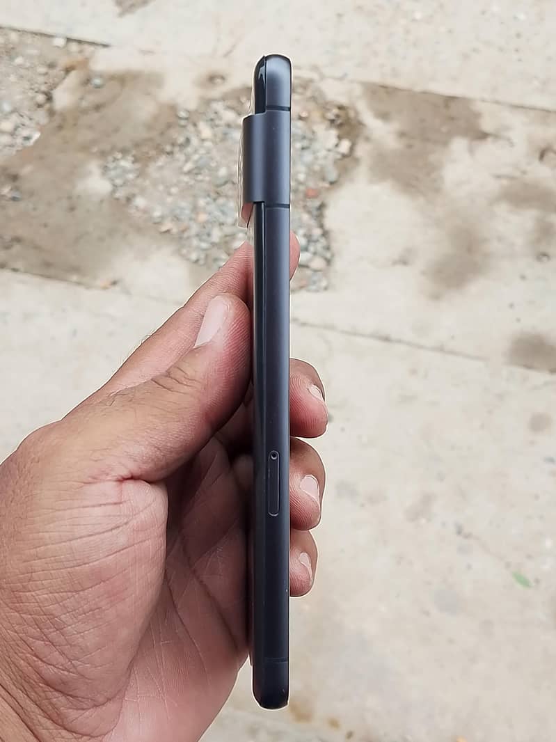 Google Pixel 7 4