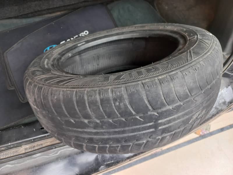 ٹائیر سینٹرو استعمال شدہ ۔ 4