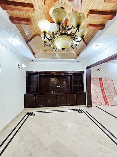 7 Marla Upper Portion Prime Location With Servant Quarter Gas Electric Separate Boring G-13/2