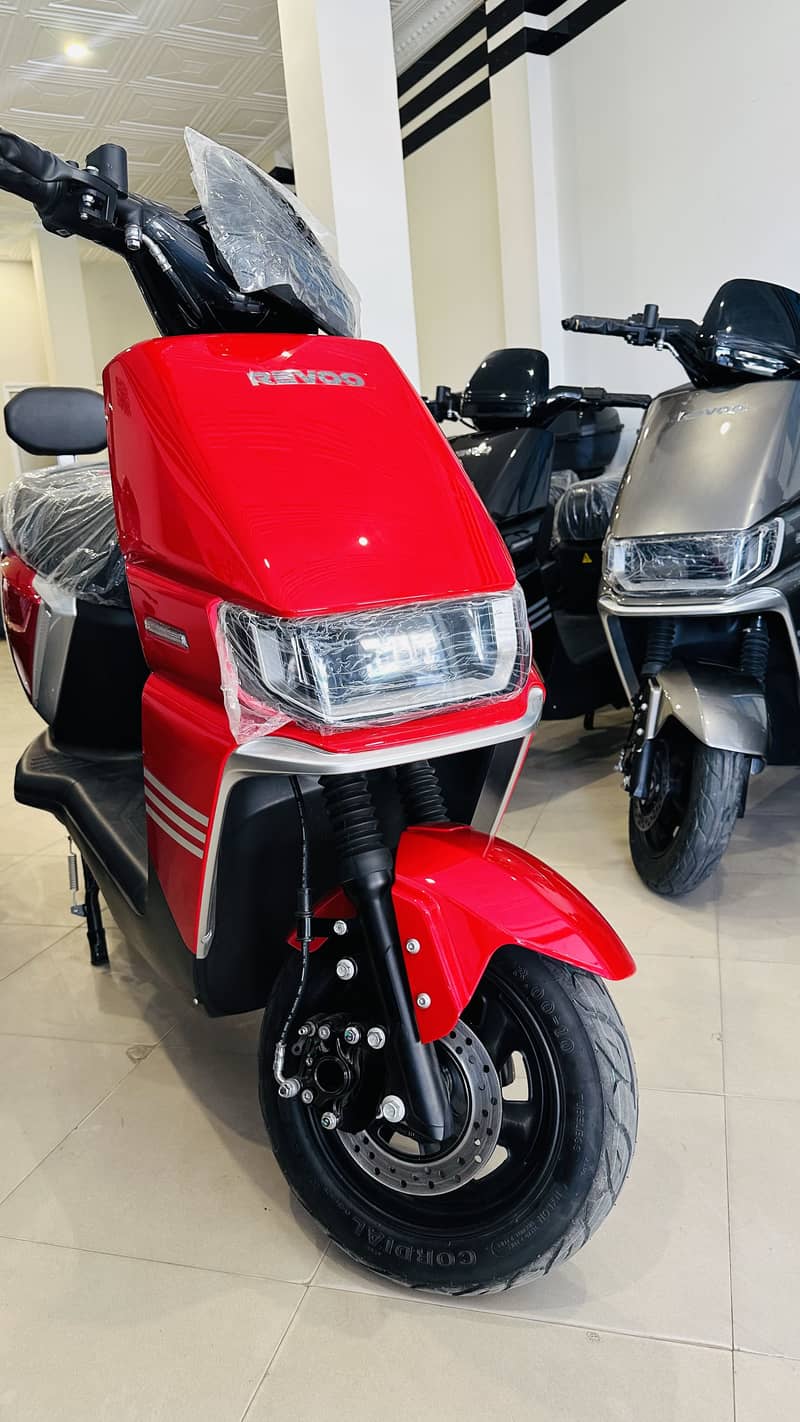Revoo A12 1