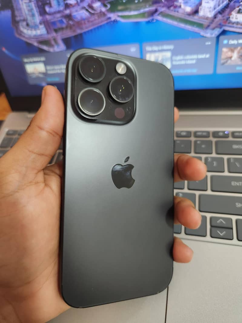 Apple iPhone 16 Pro 0