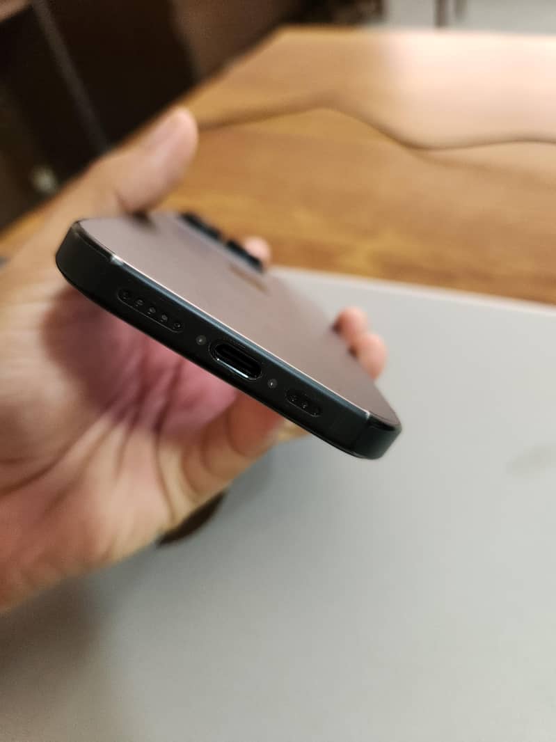 Apple iPhone 16 Pro 5