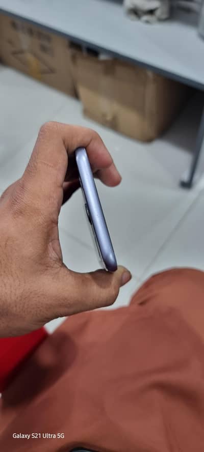 Samsung Mobile J4