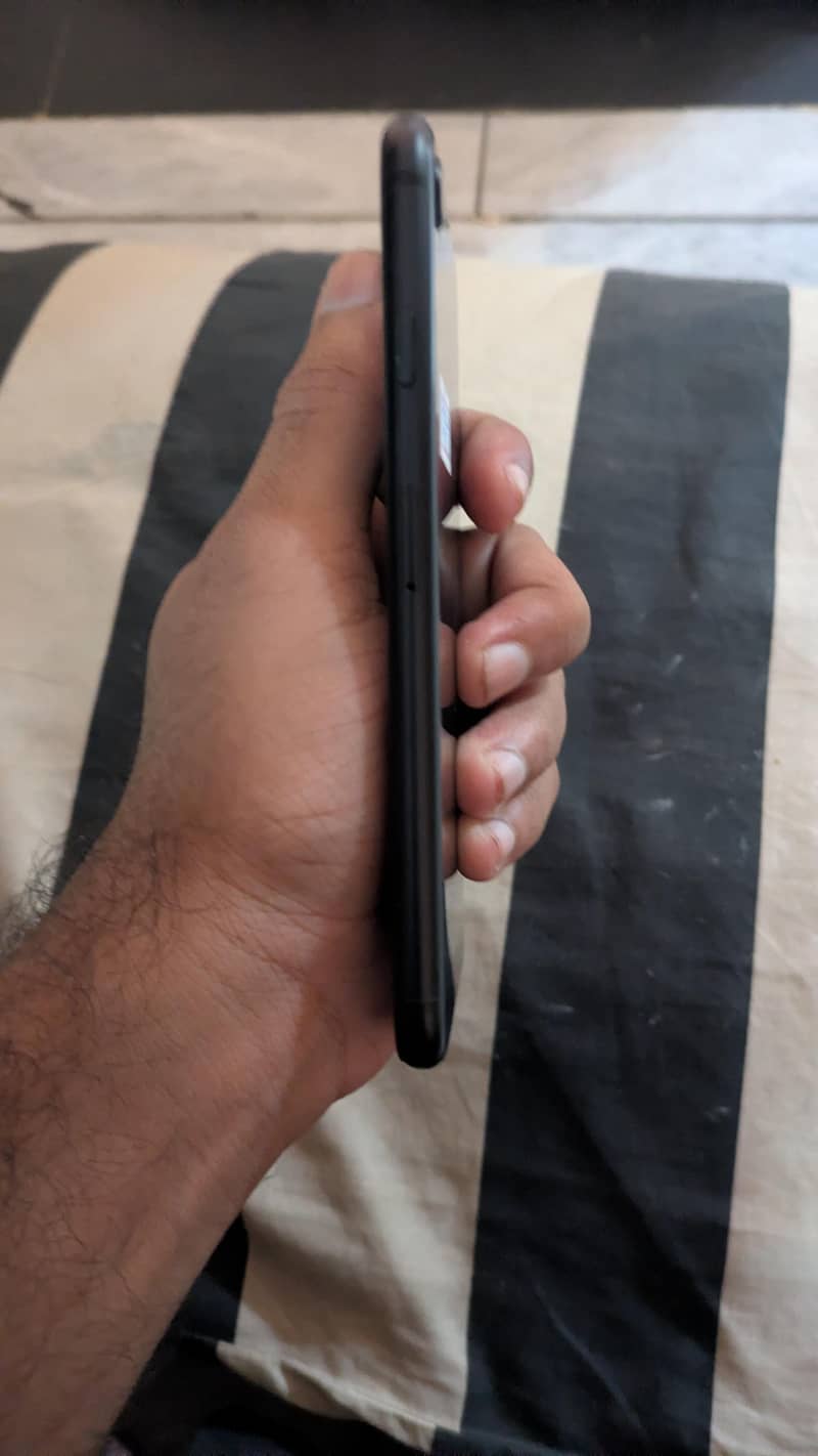 iPhone SE 2022 3