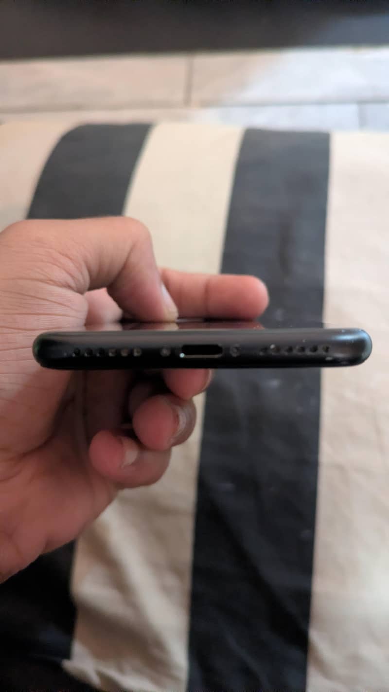 iPhone SE 2022 4