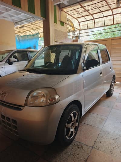 Daihatsu Esse 2011