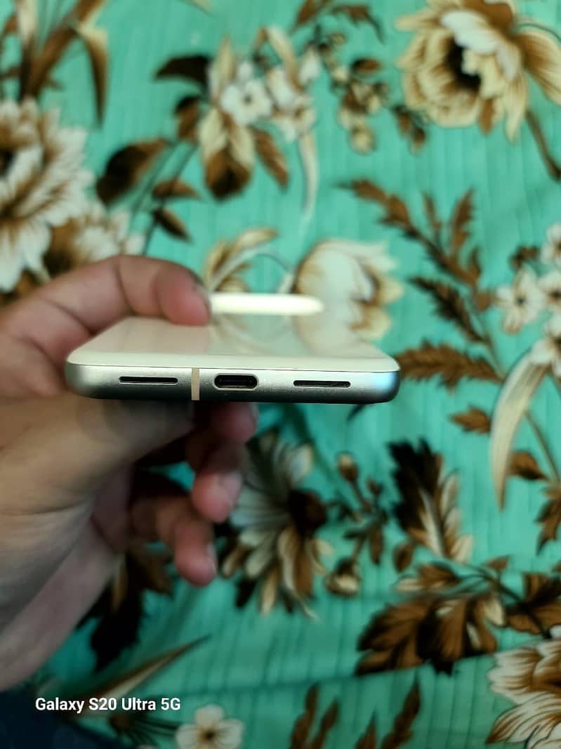 Google Pixel 8 3