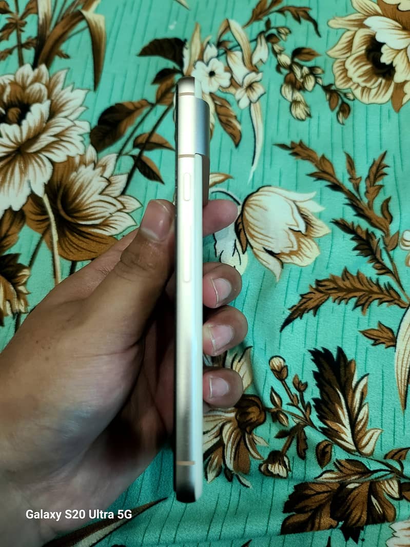 Google Pixel 8 5