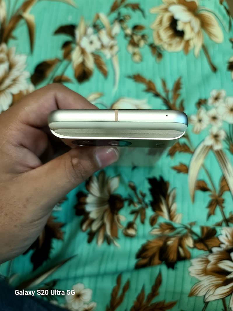 Google Pixel 8 6